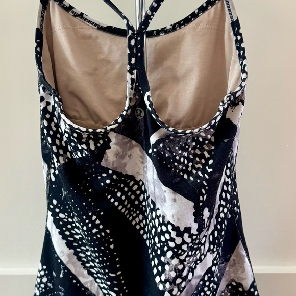 Lululemon Power Y Workout Tank Top Women's Size 4 Black White Racerback - Picture 3 of 5